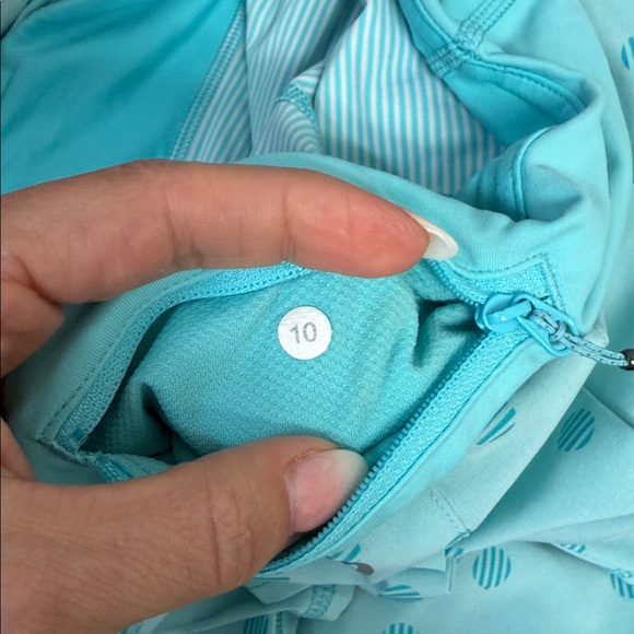 Lululemon Pace Setter Skirt 4-way Stretch Stripe Dot Printed Angel Blue 10 Tall! - Picture 10 of 10